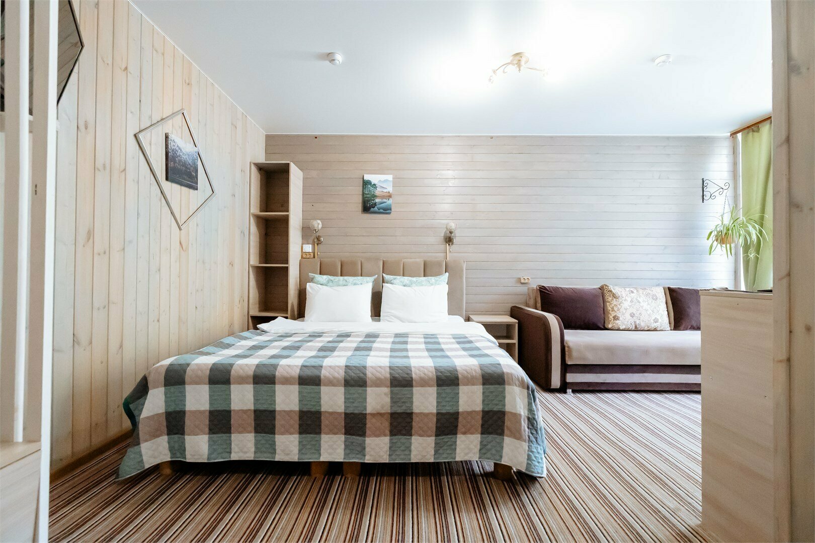 Четырехместный номер с балконом