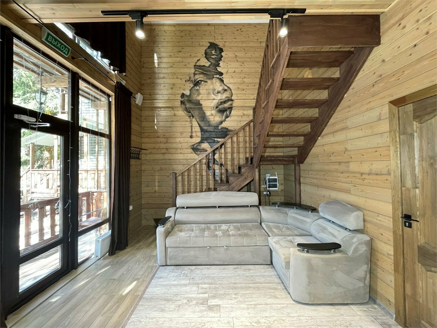 Двухуровневые апартаменты