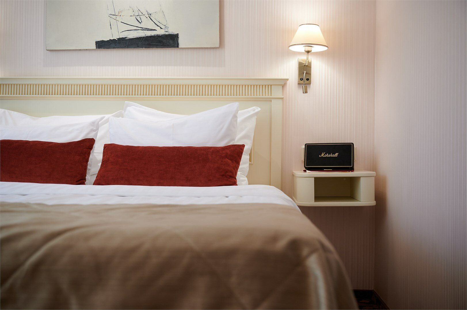 Делюкс с одной большой кроватью