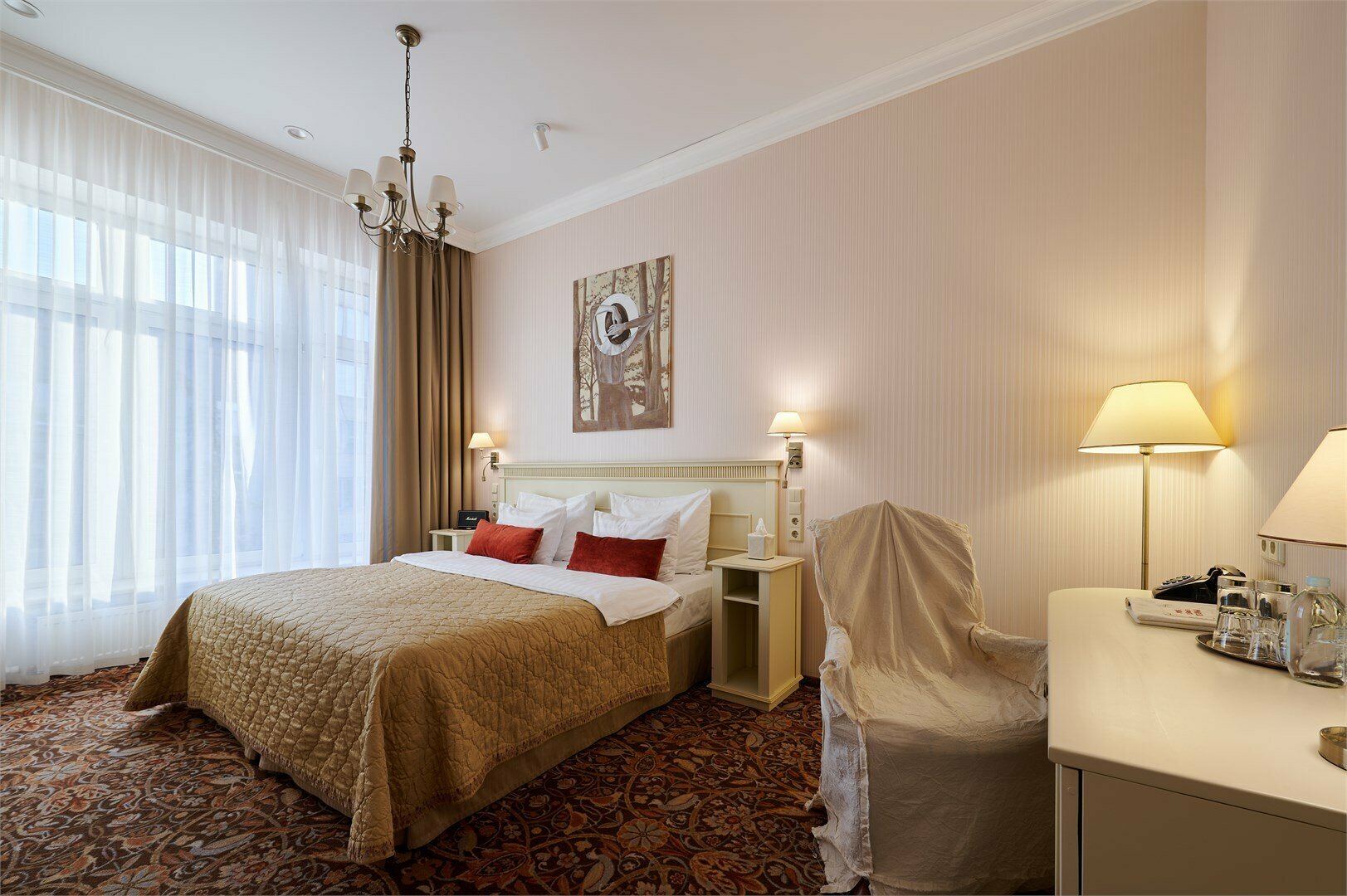 Делюкс с одной большой кроватью