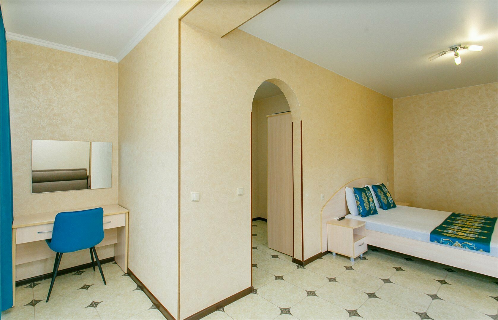 Трёхместный с балконом и видом на море