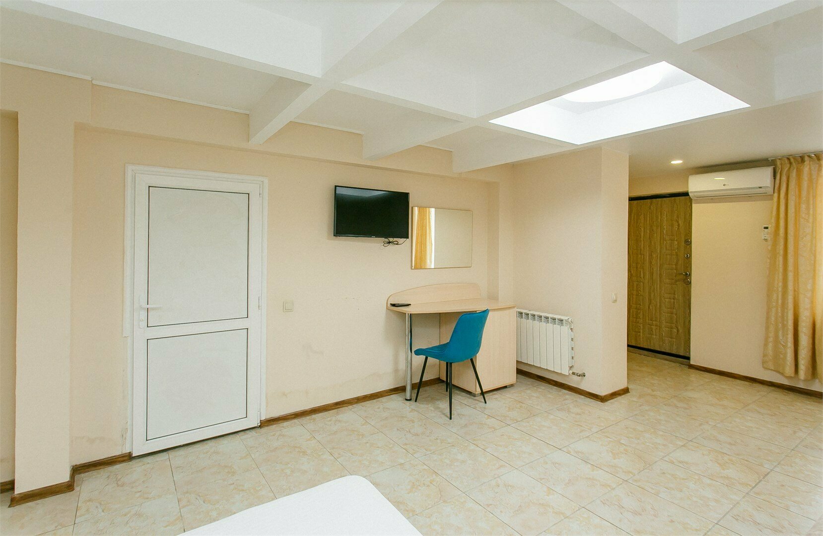 Пятиместный студио