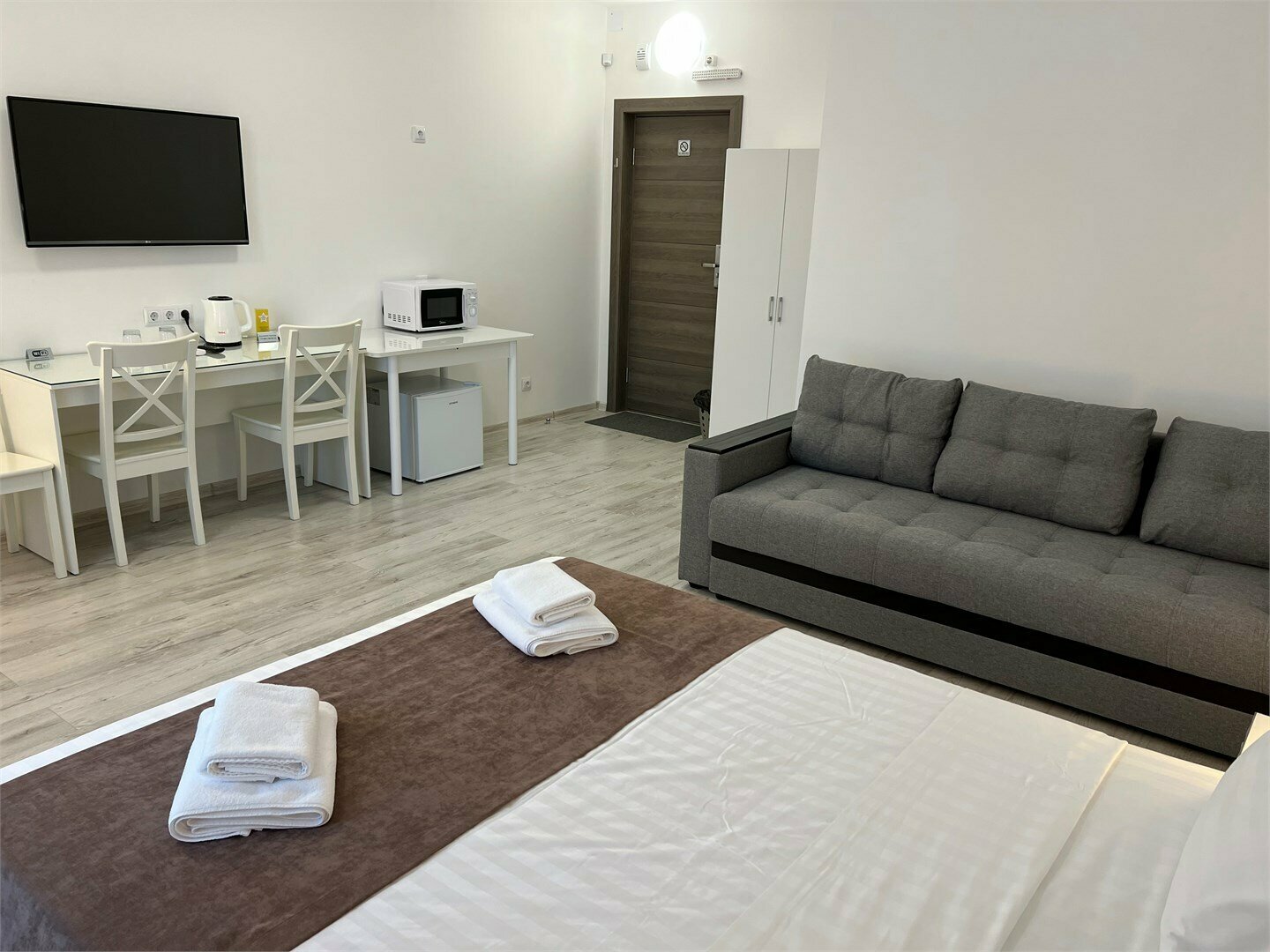 Новый корпус трехместный номер с балконом и кондиционером, 35 м2