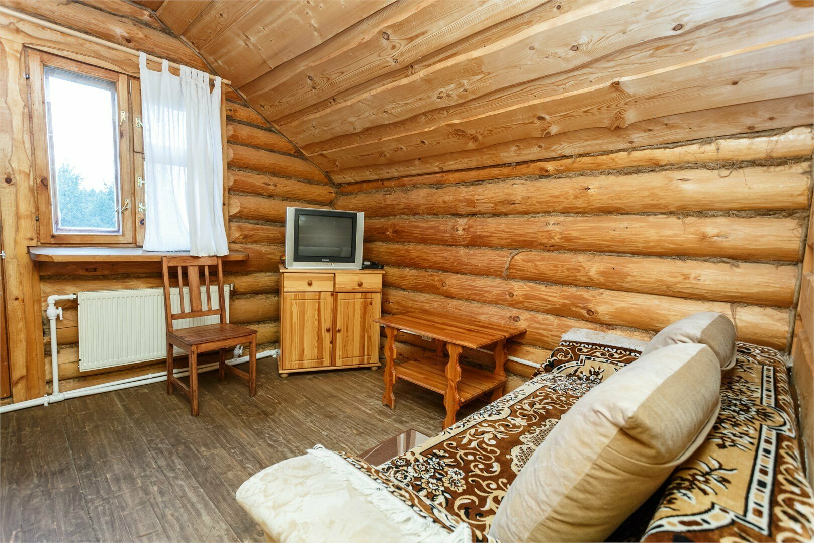 Дом с беседкой у озера №5