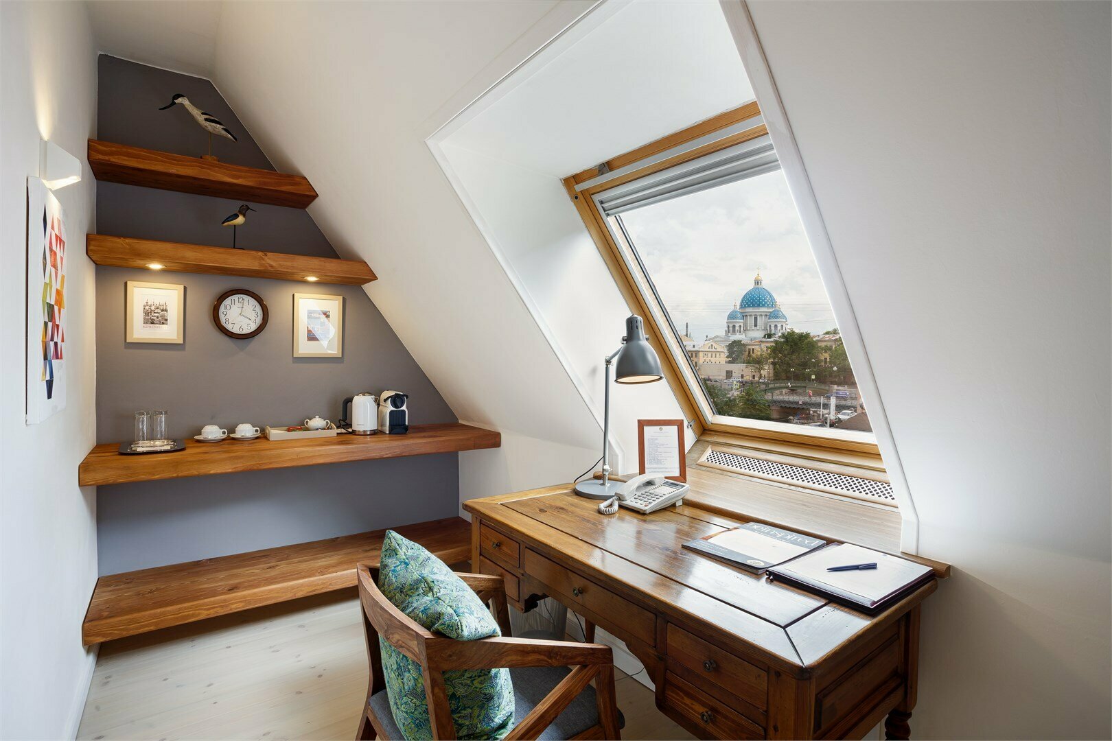 Номер Делюкс