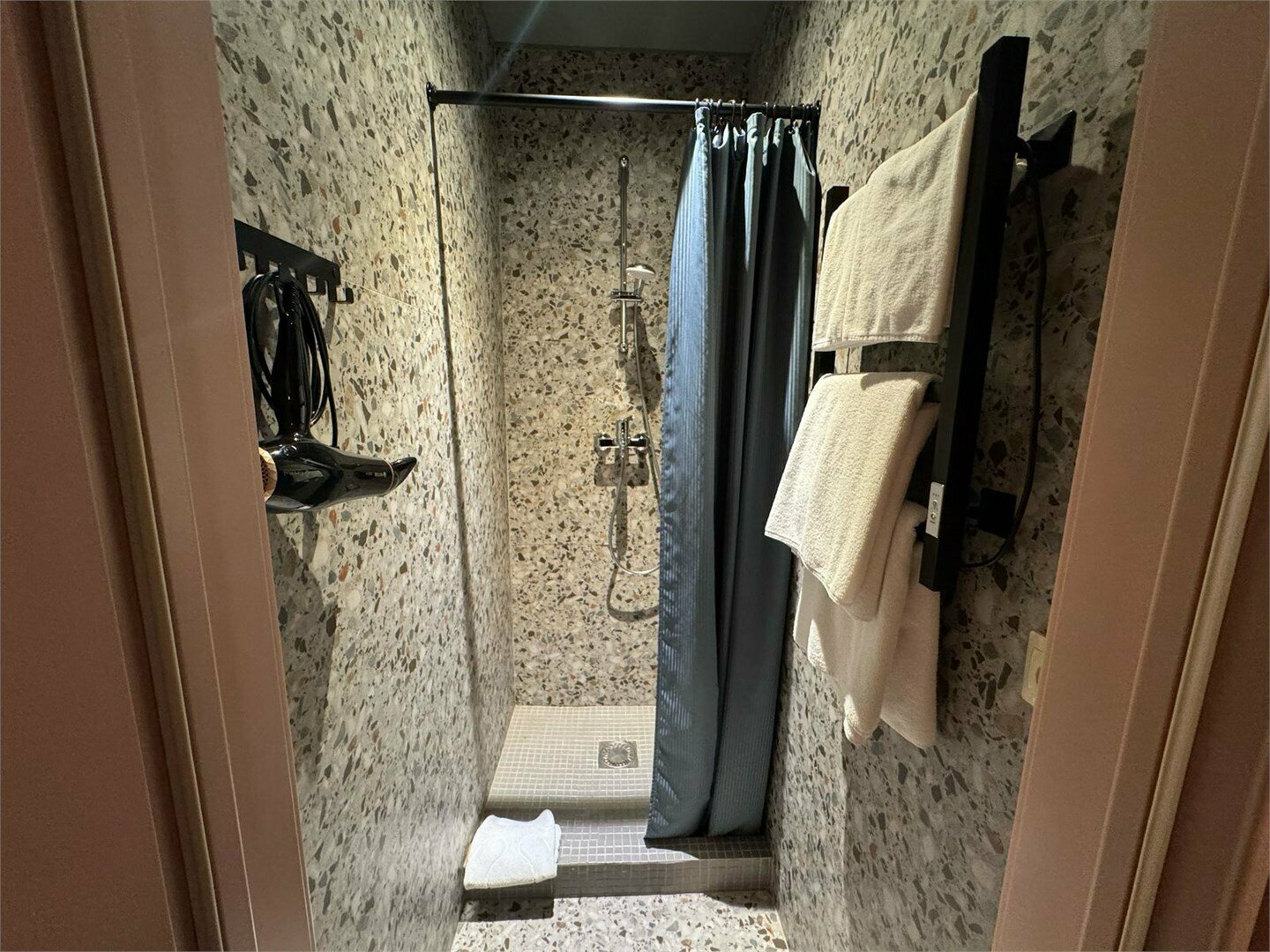 Двухместный номер эконом с личными удобствами вне номера