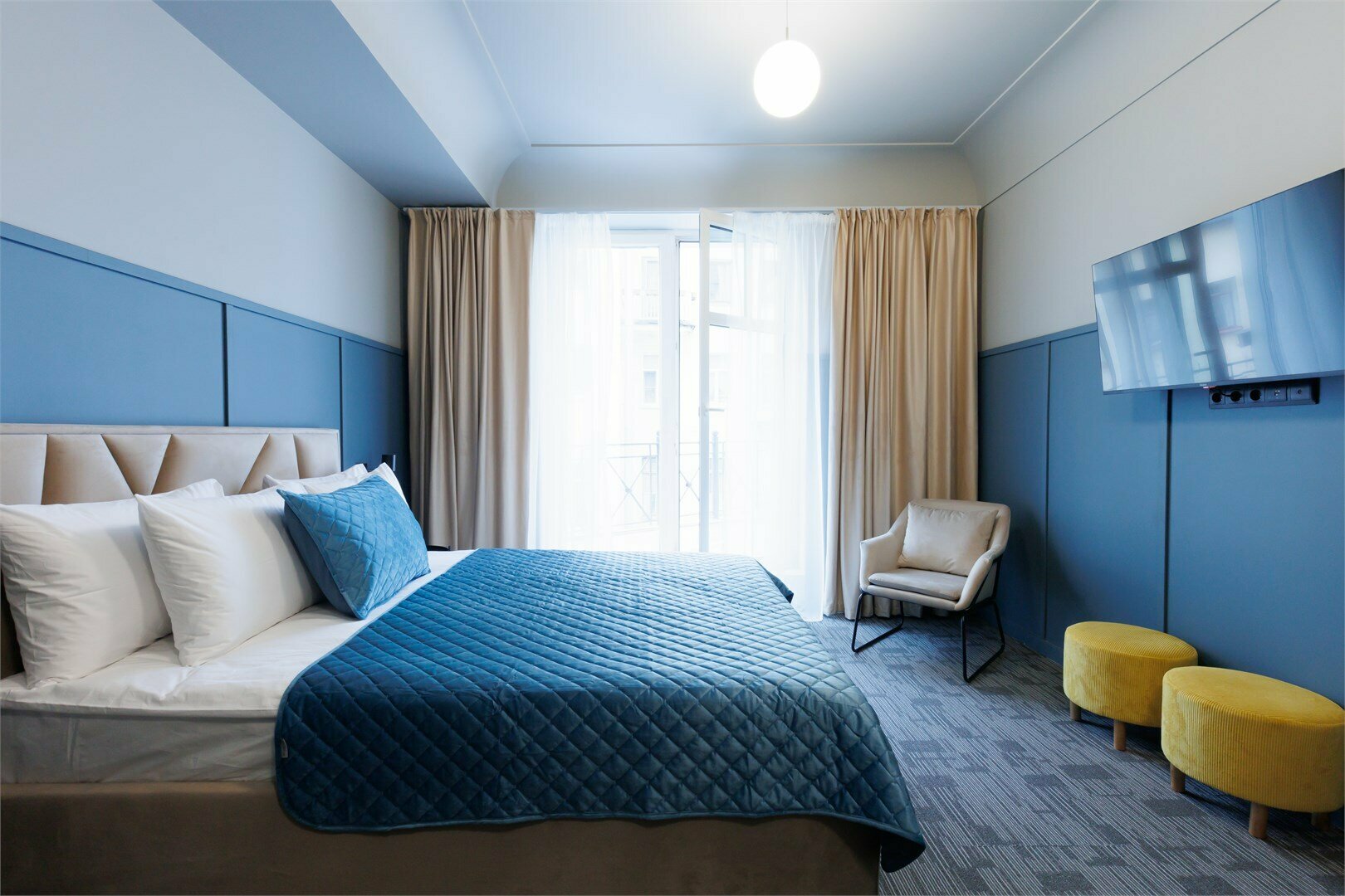 Улучшенный номер с балконом