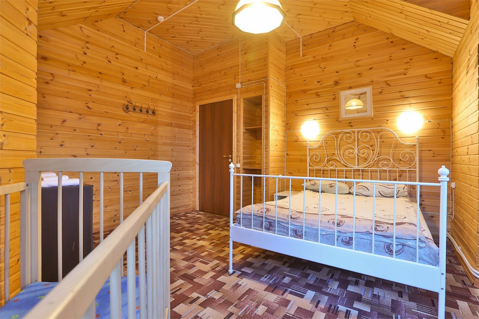 Коттедж № 8 (10 мест)