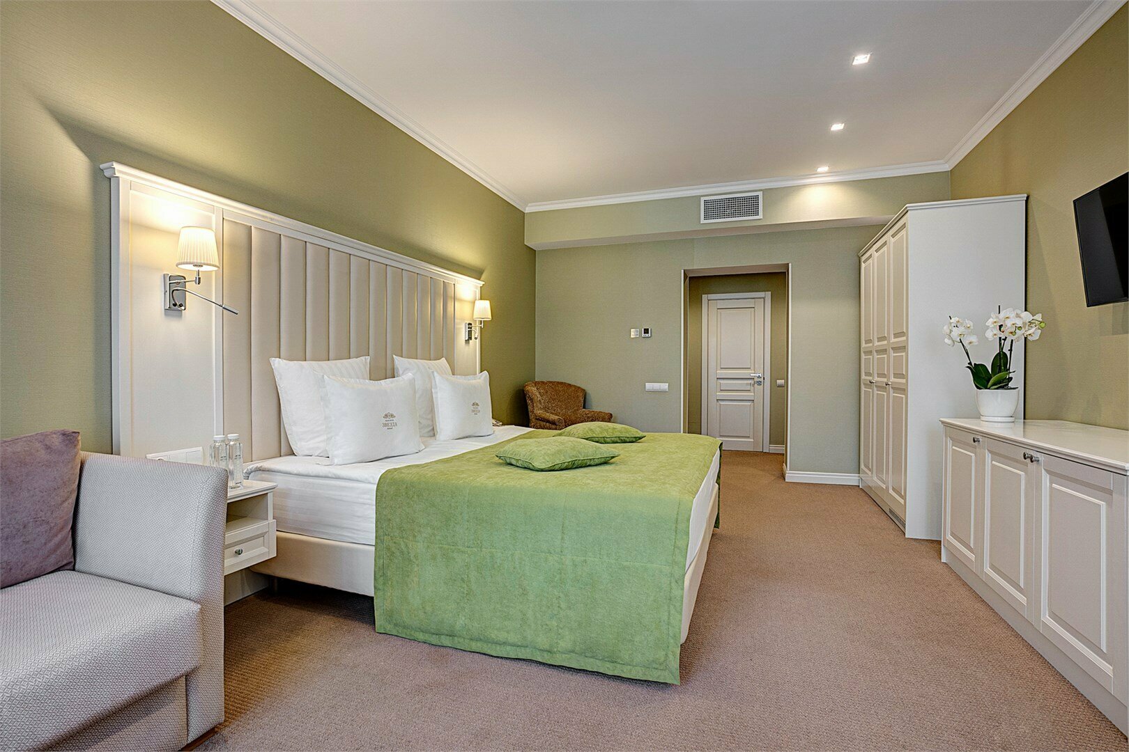 Улучшенный двухместный номер с 1 кроватью или 2 отдельными кроватями, вид на город