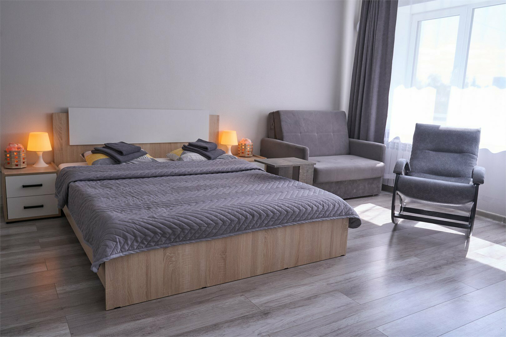 Комфорт (с камином и креслом качалкой)