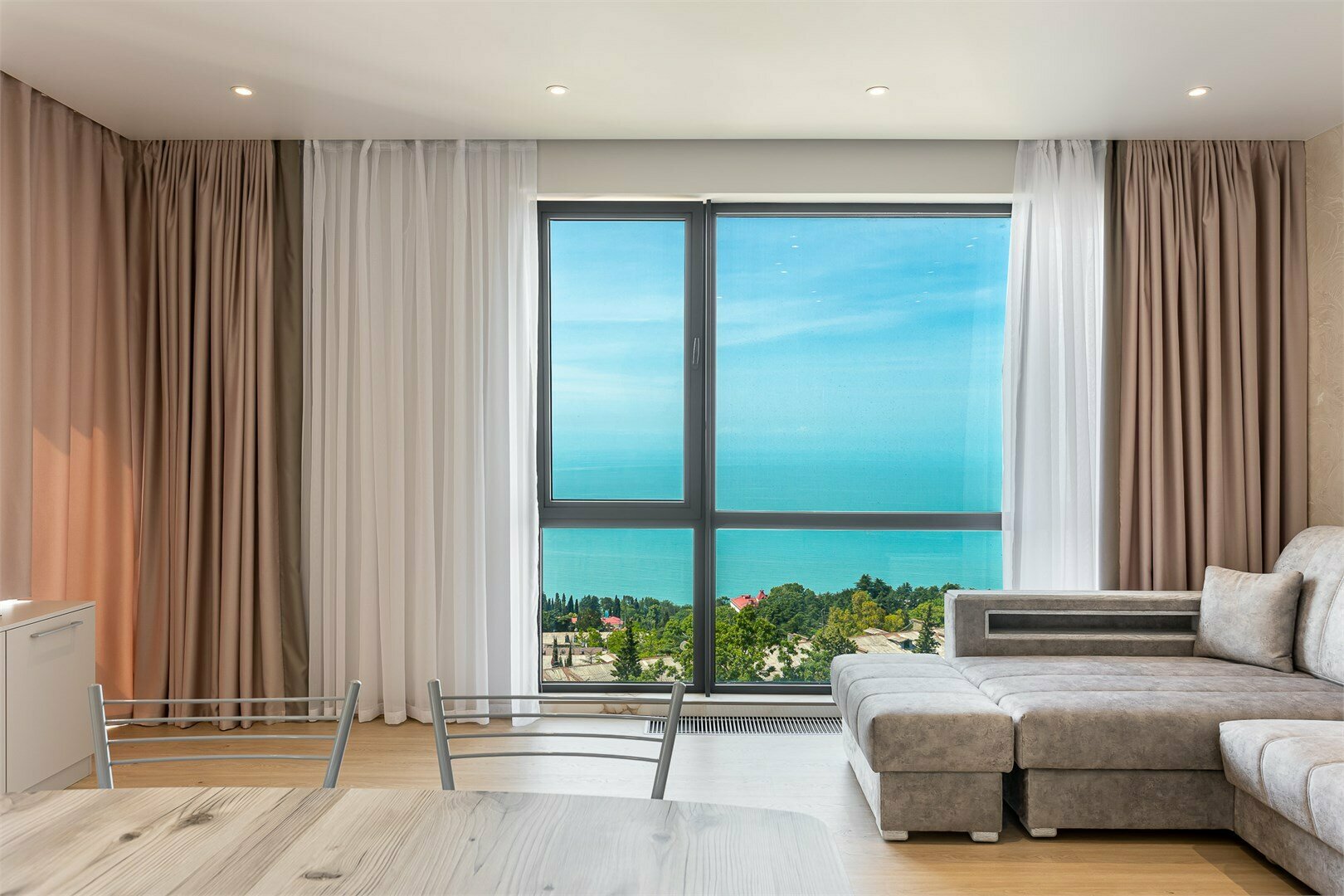 Апартаменты 60 м2 с балконом и видом на море