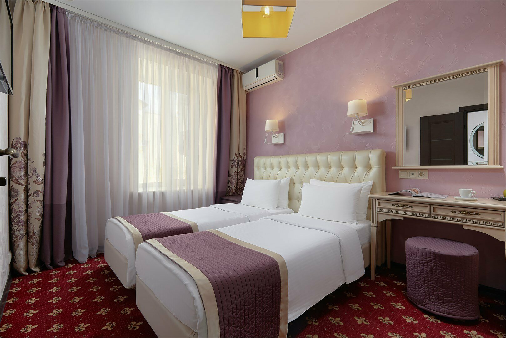 Двухместный номер с 1 кроватью или 2 отдельными кроватями и собственной ванной комнатой