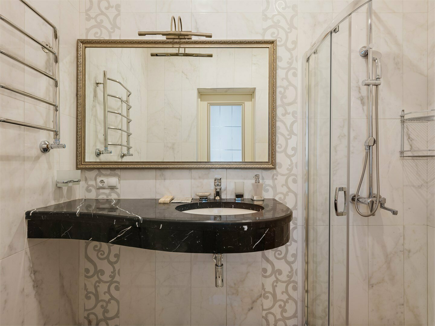 Семейный номер "Романтик с балконом" в гостевом доме.