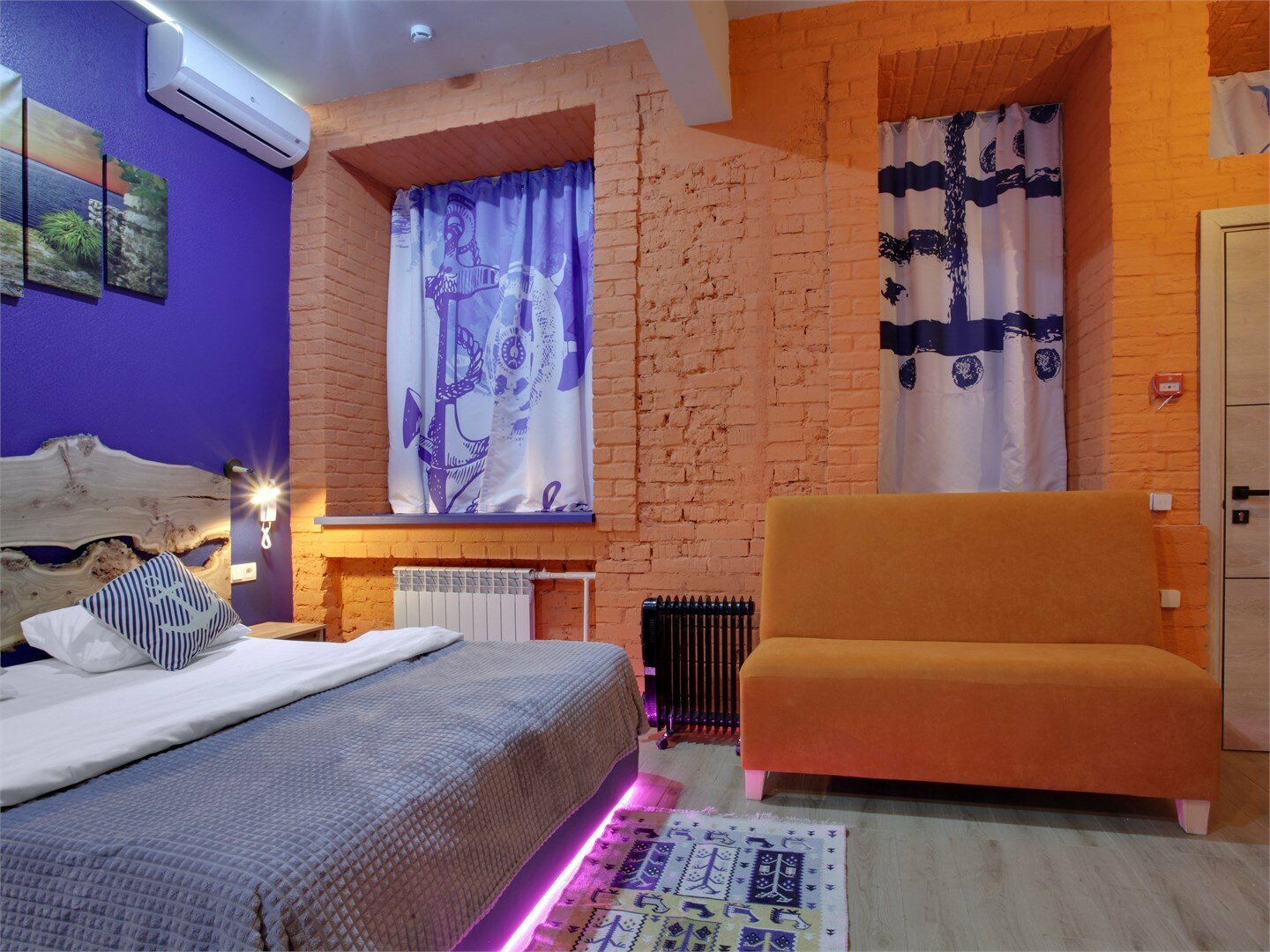 Студия с кухней и с отдельным входом со двора и финской сауной "Леший"(сауна оплачивается отдельно)