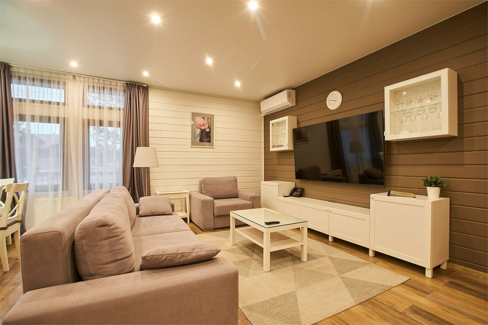 Коттедж Делюкс