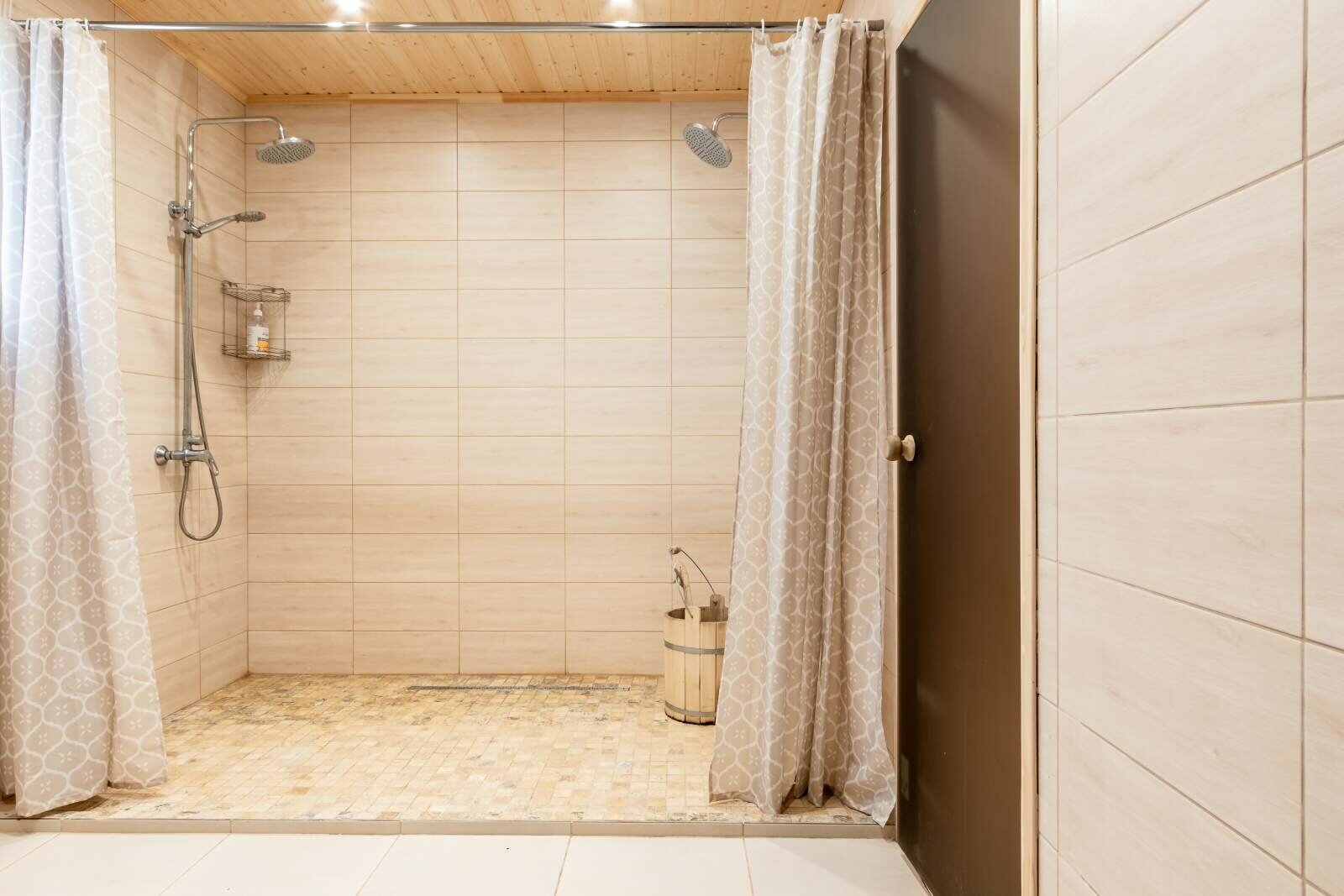 «Коттедж с тремя спальнями»