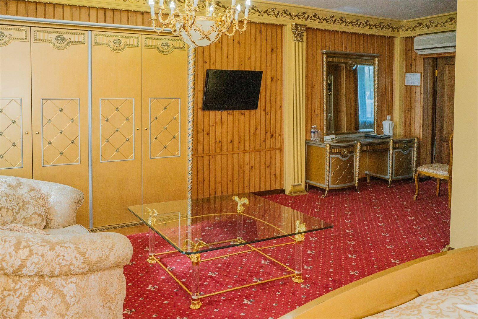 Высшая категория Джуниор Сюит "Премиум"- Двухместный DBL с балконом, с видом на Байкал