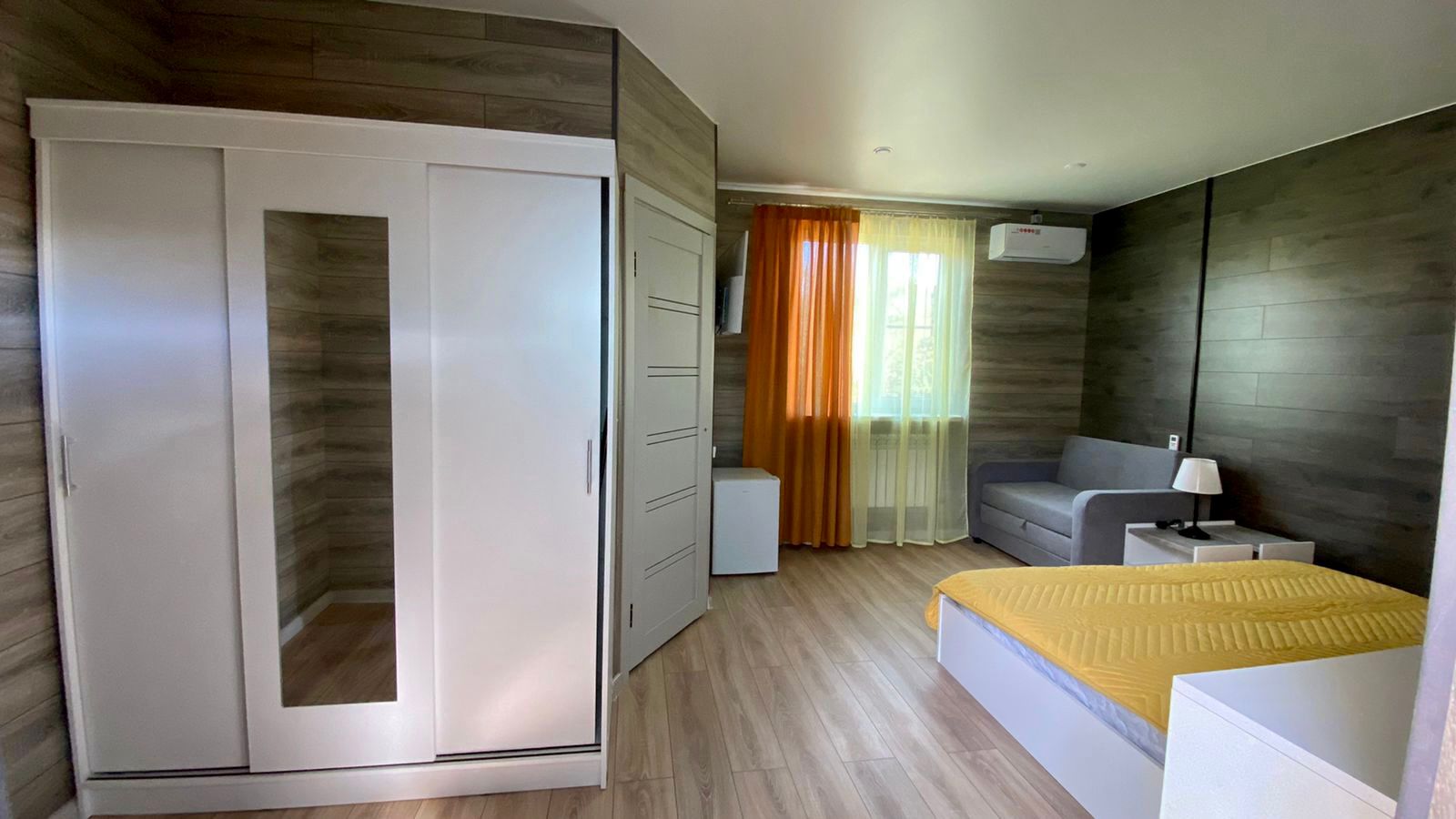 Трехместный номер «Комфорт» с душем