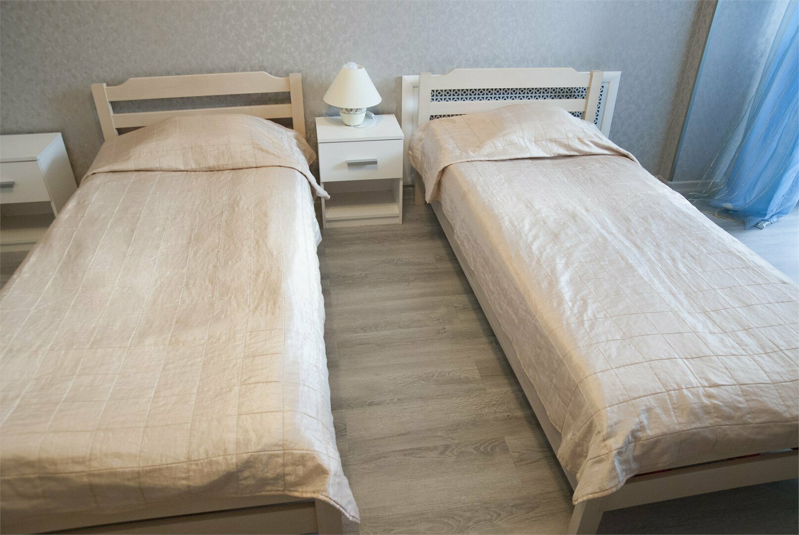 Трехместный номер с общей ванной комнатой