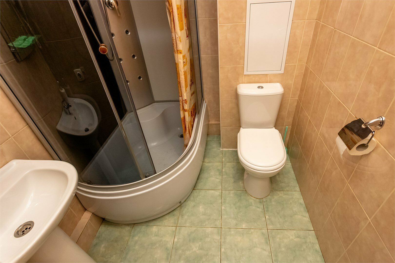 Cемейный номер с собственной ванной комнатой