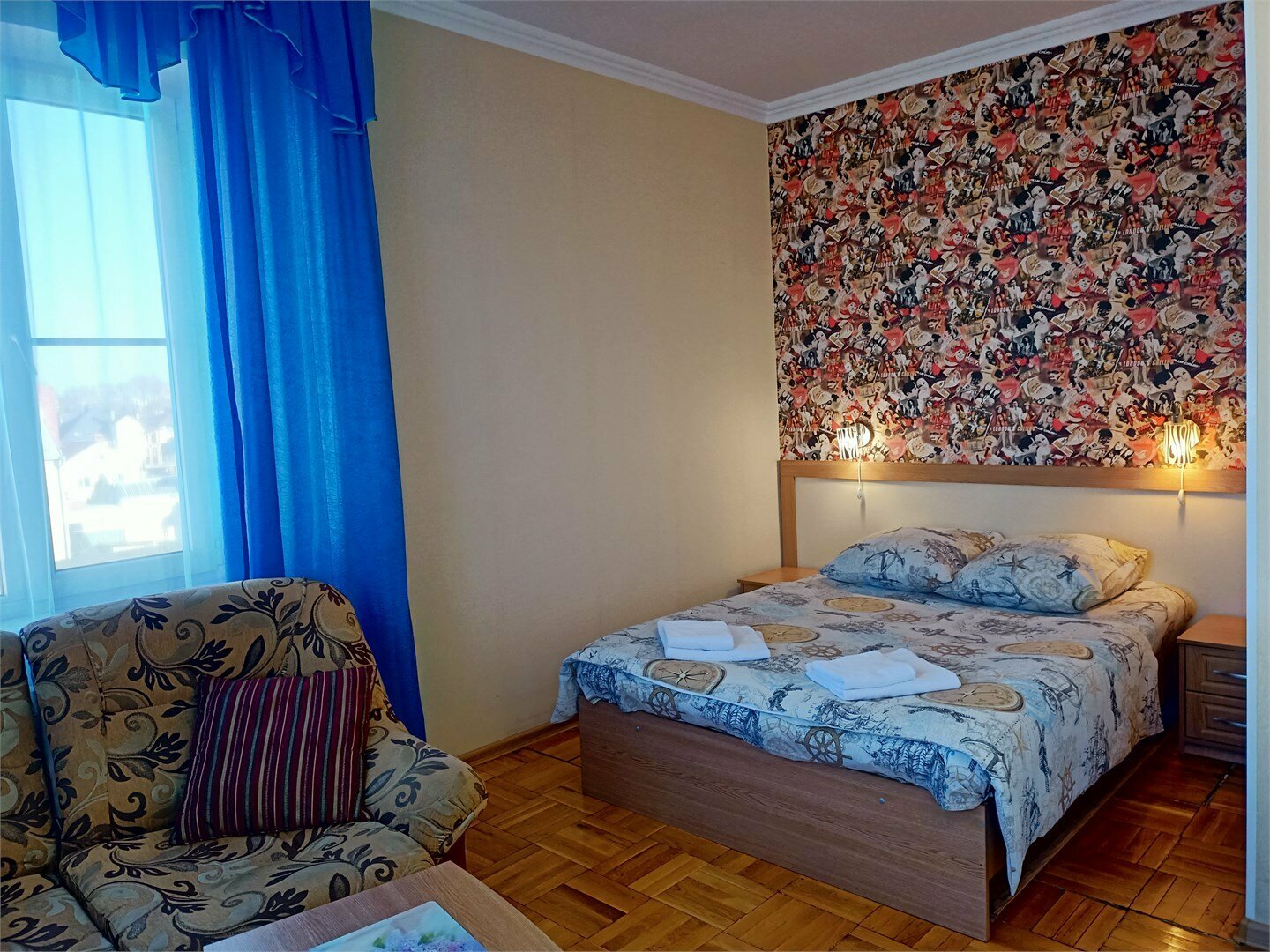 Двухкомнатный номер с диваном