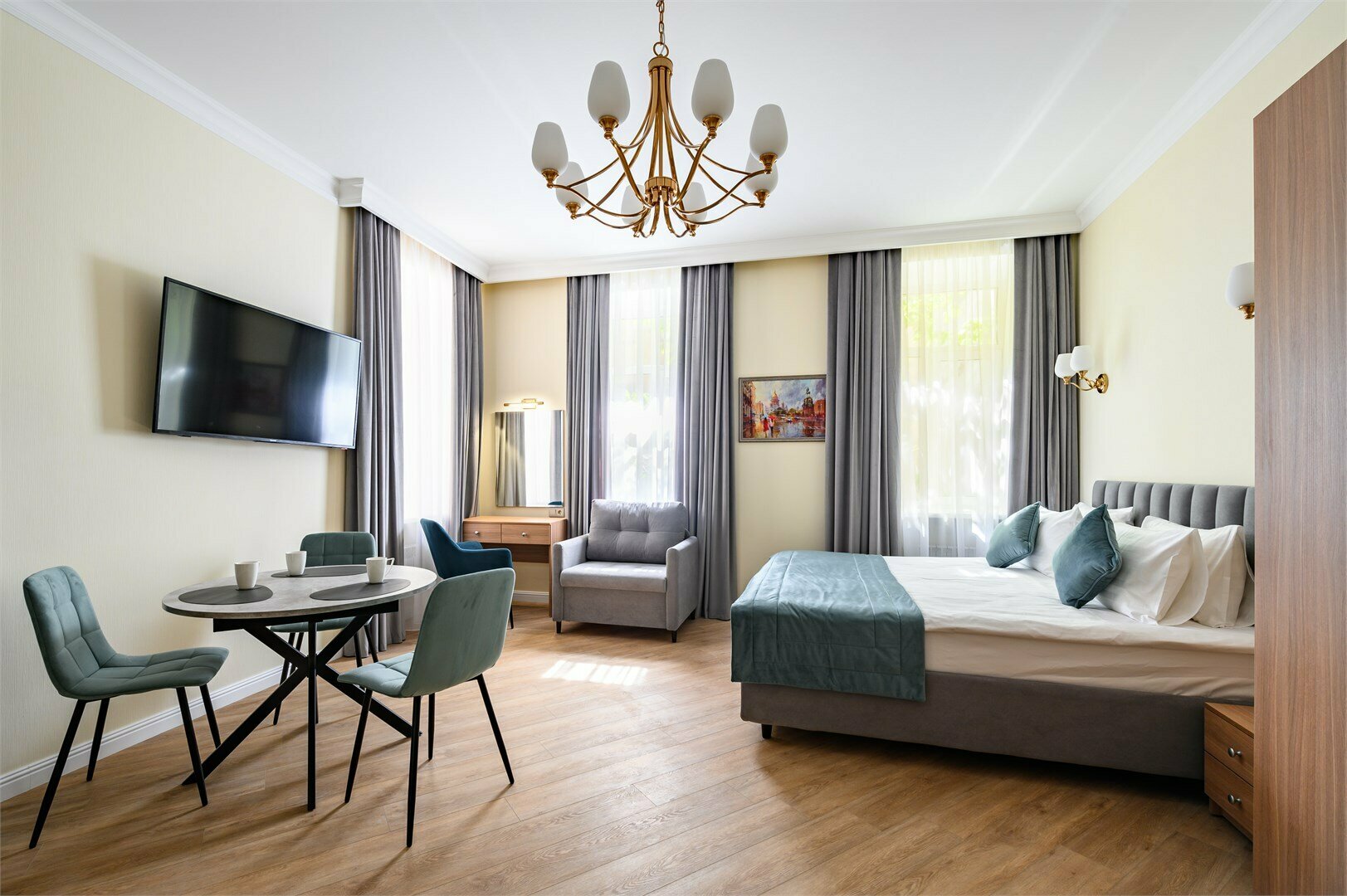 Апартаменты "King-Size" (Marine) №1 с видом во внутренний дворик