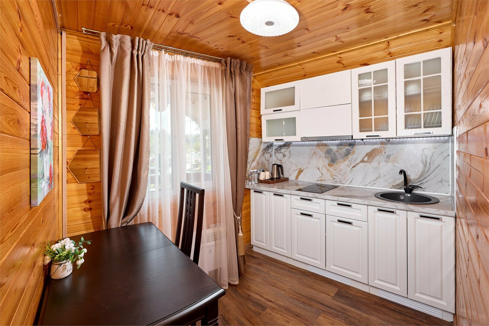 ДОМ У ОЗЕРА С КУПЕЛЬЮ НА ДРОВАХ