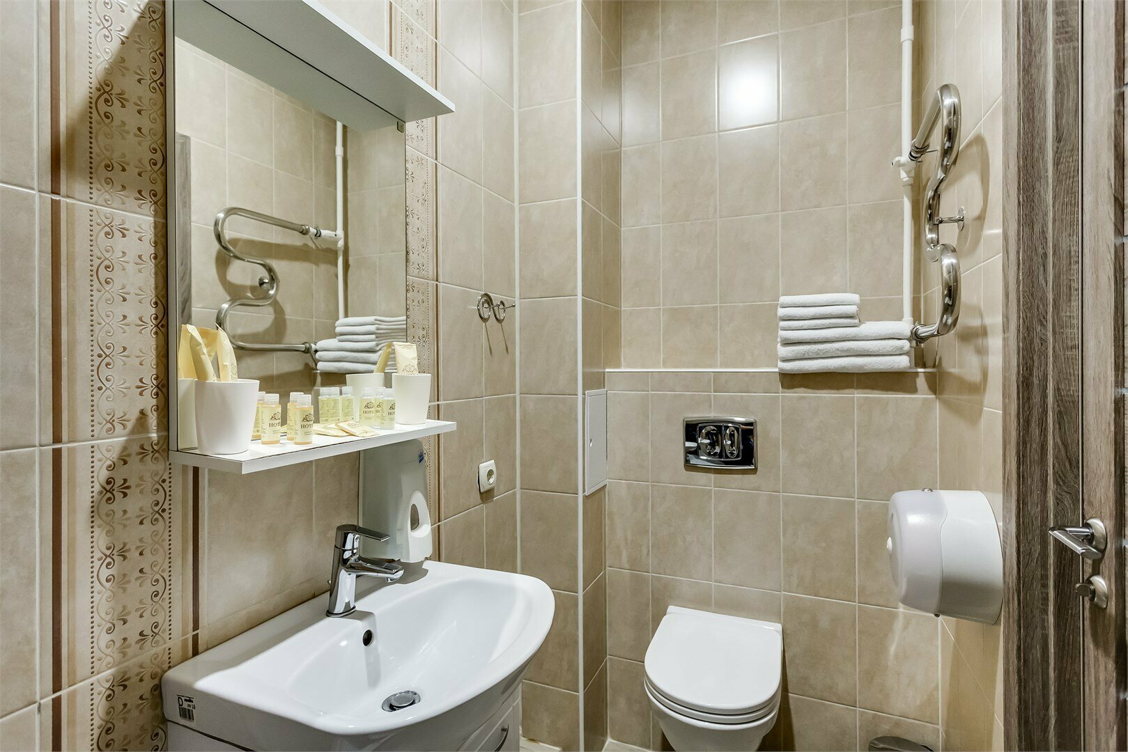 Семейный трехместный с балконом, санузлом и кухней