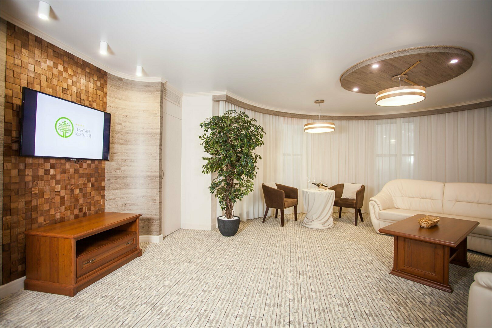 Люкс трехкомнатный (спальня-кабинет-холл)