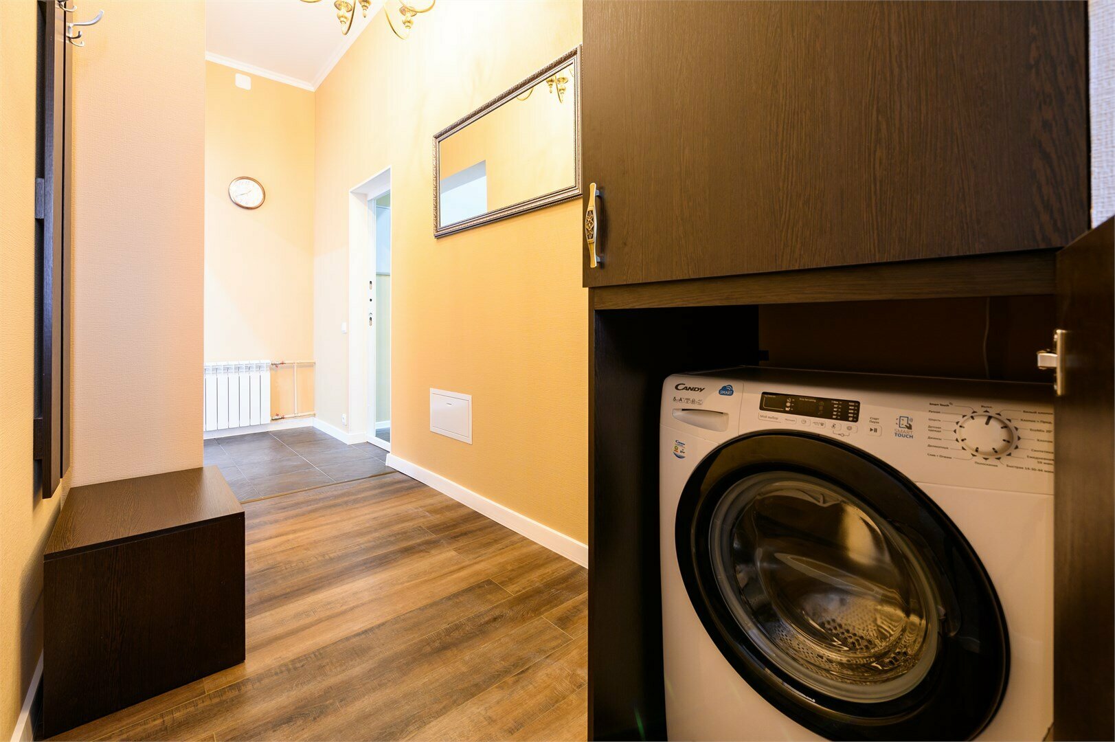 Новые апартаменты с панорамным видом для 4 чел-к у Исаакиевского собора (кровать 180см и диван, потолки 3.80, кондиционер)