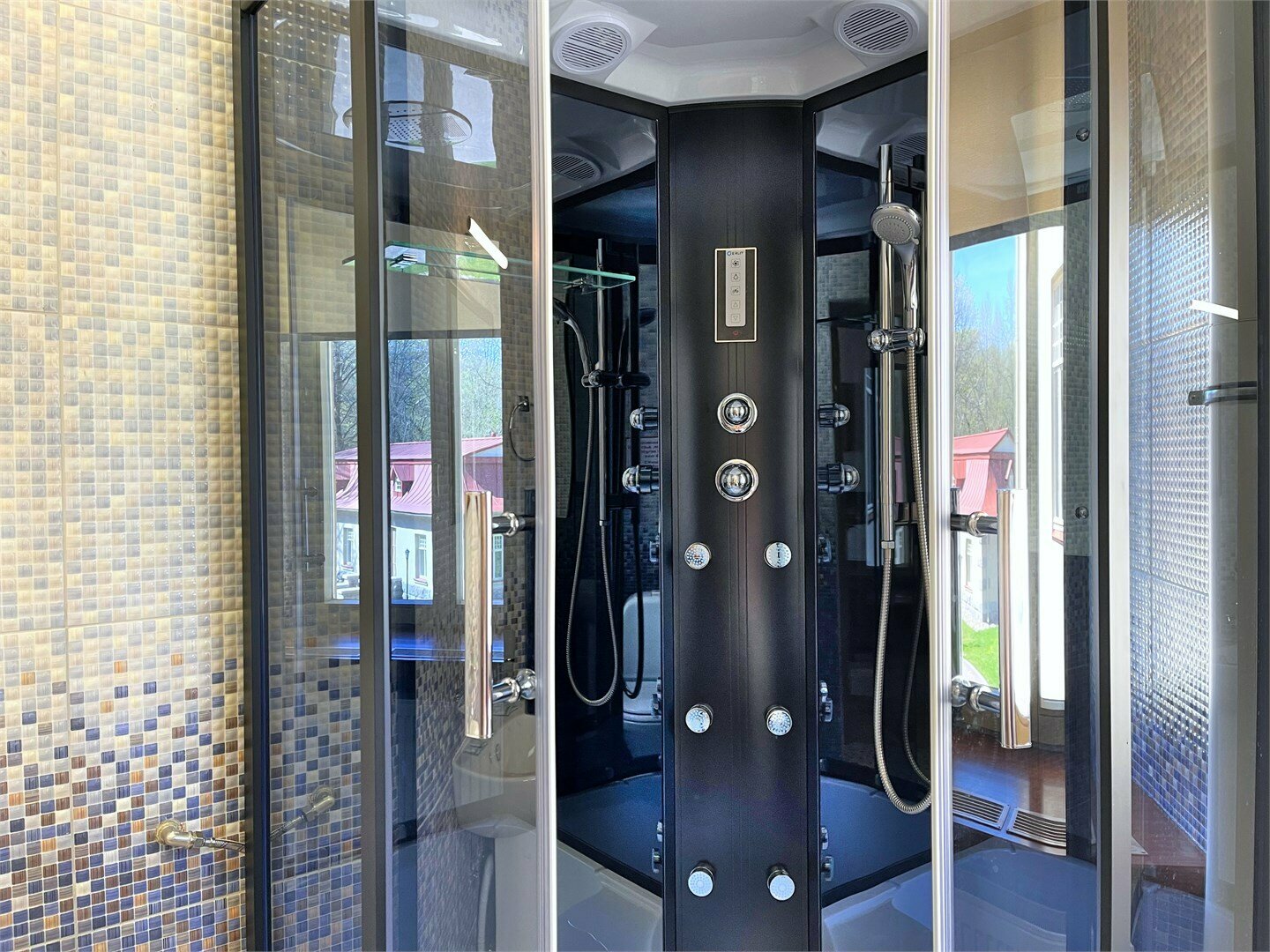 Полулюкс с гидромассажной душевой кабиной DBL