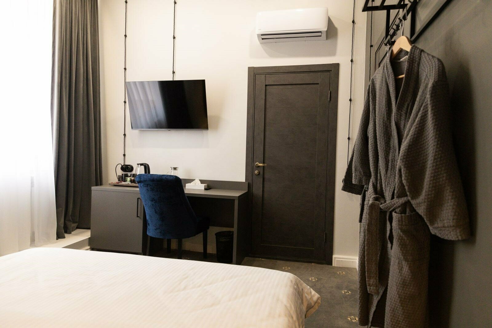 Комфорт улучшенный с одной двуспальной кроватью