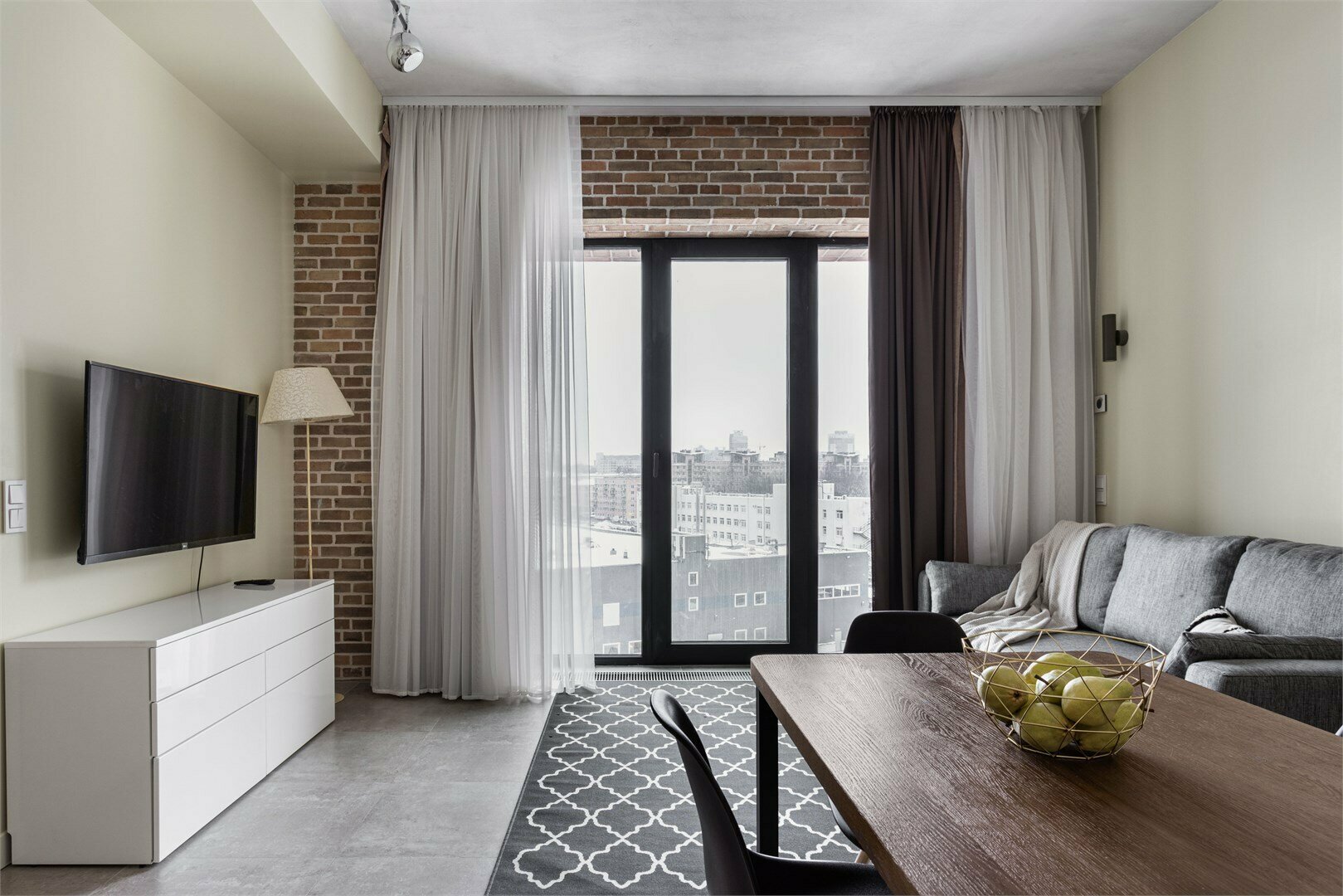 Family апартамент для 6-ти гостей с видом на город