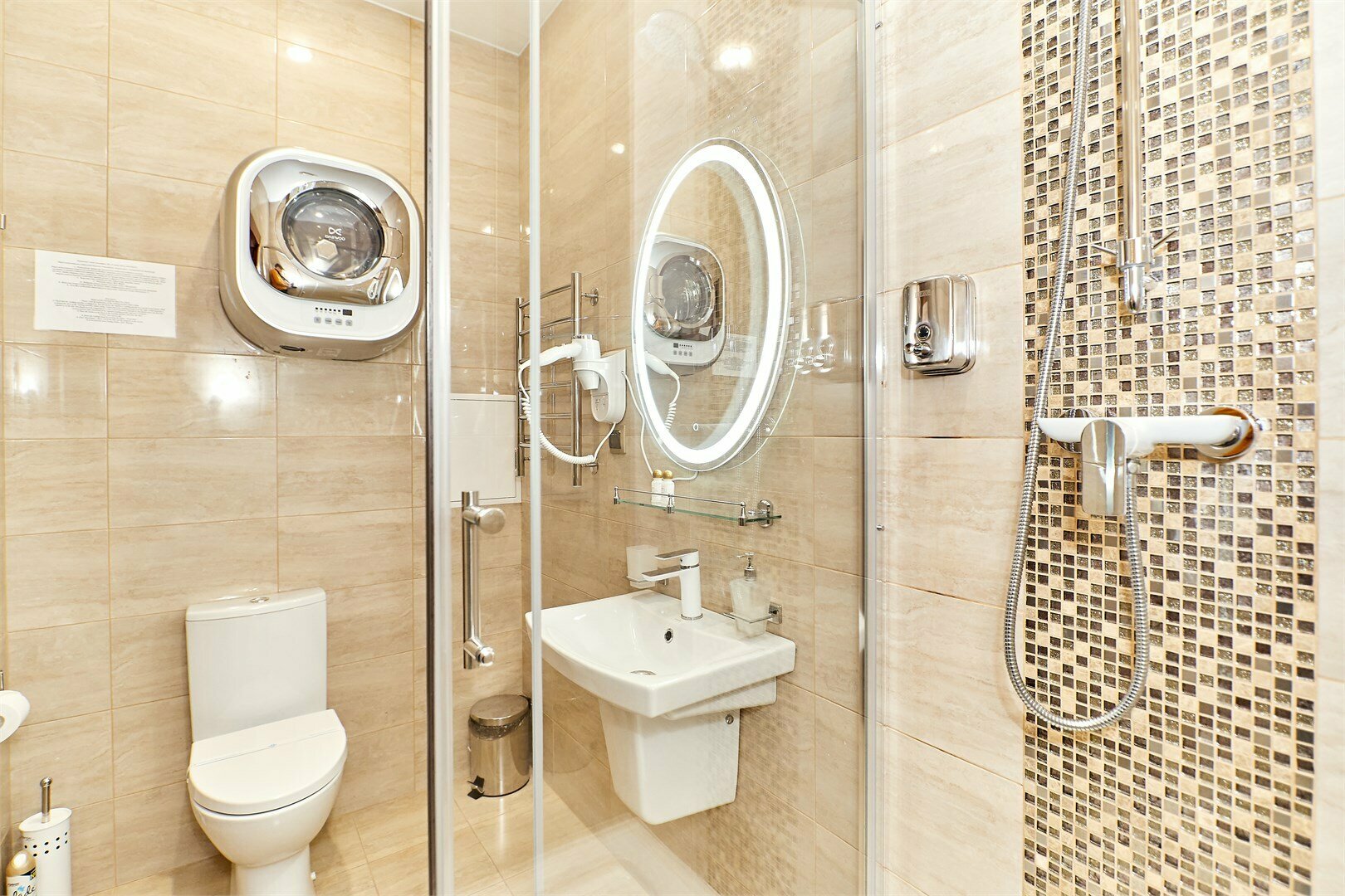 Улучшенный номер с широкой кроватью