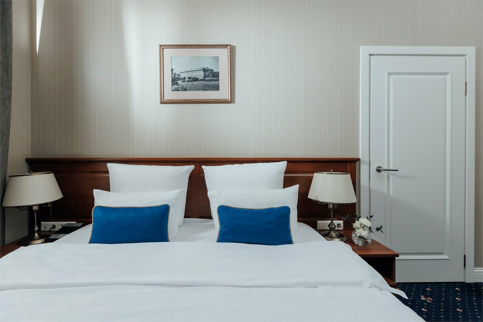 Апартаменты двухкомнатные с кухней