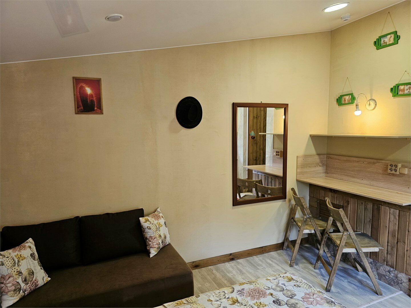 Стандарт с двуспальной кроватью "Кактус"