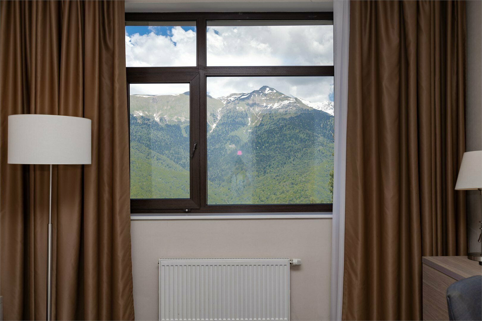 Стандартный двухместный номер с двумя раздельными кроватями (без балкона)