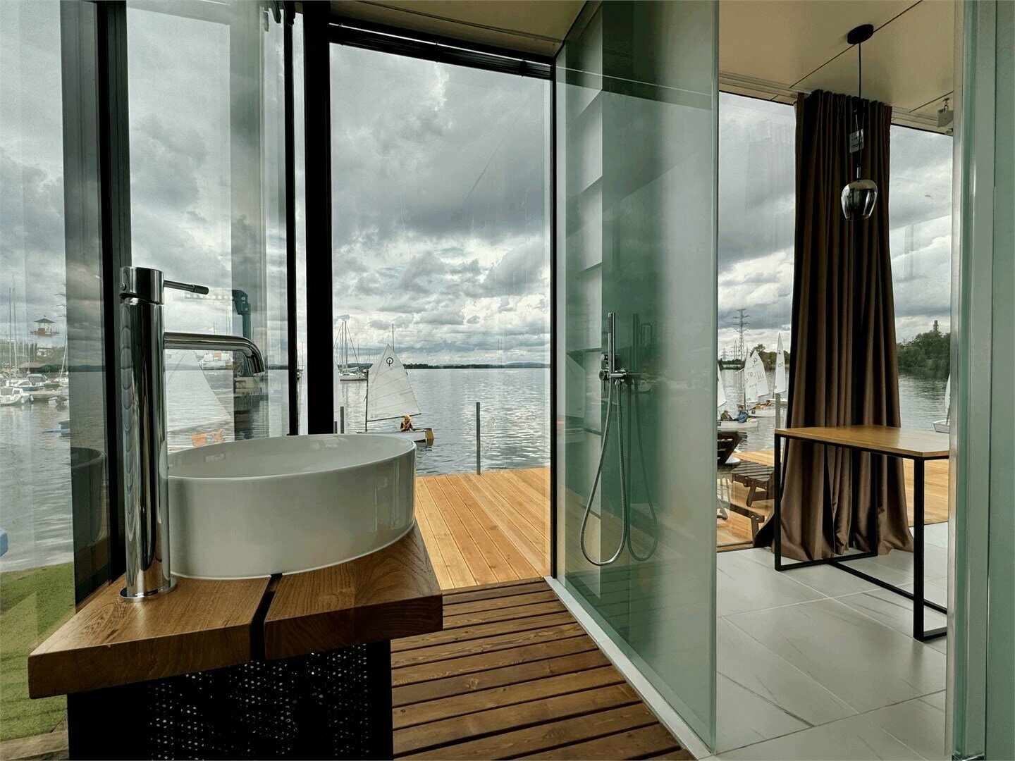 Зеркальный дом