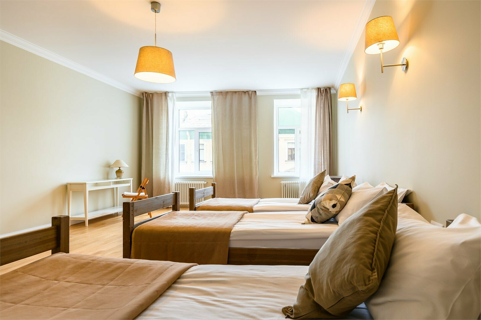 Семейные апартаменты с балконом и видом на ул. Малую Морскую