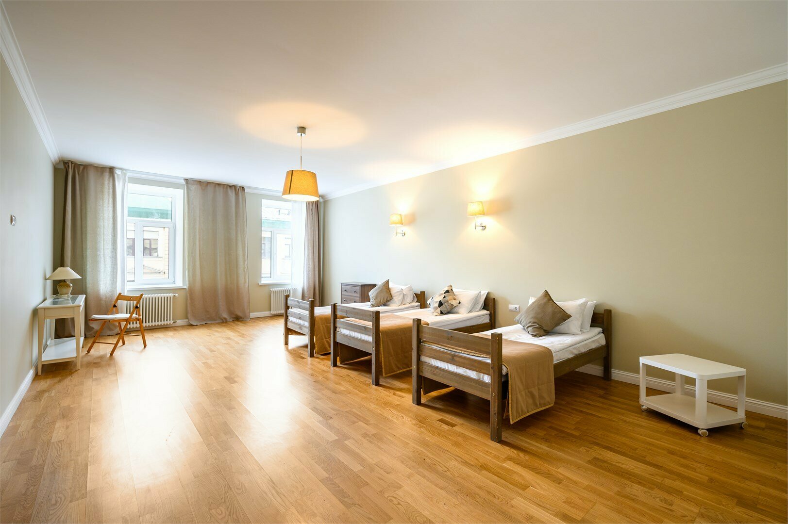 Семейные апартаменты с балконом и видом на ул. Малую Морскую