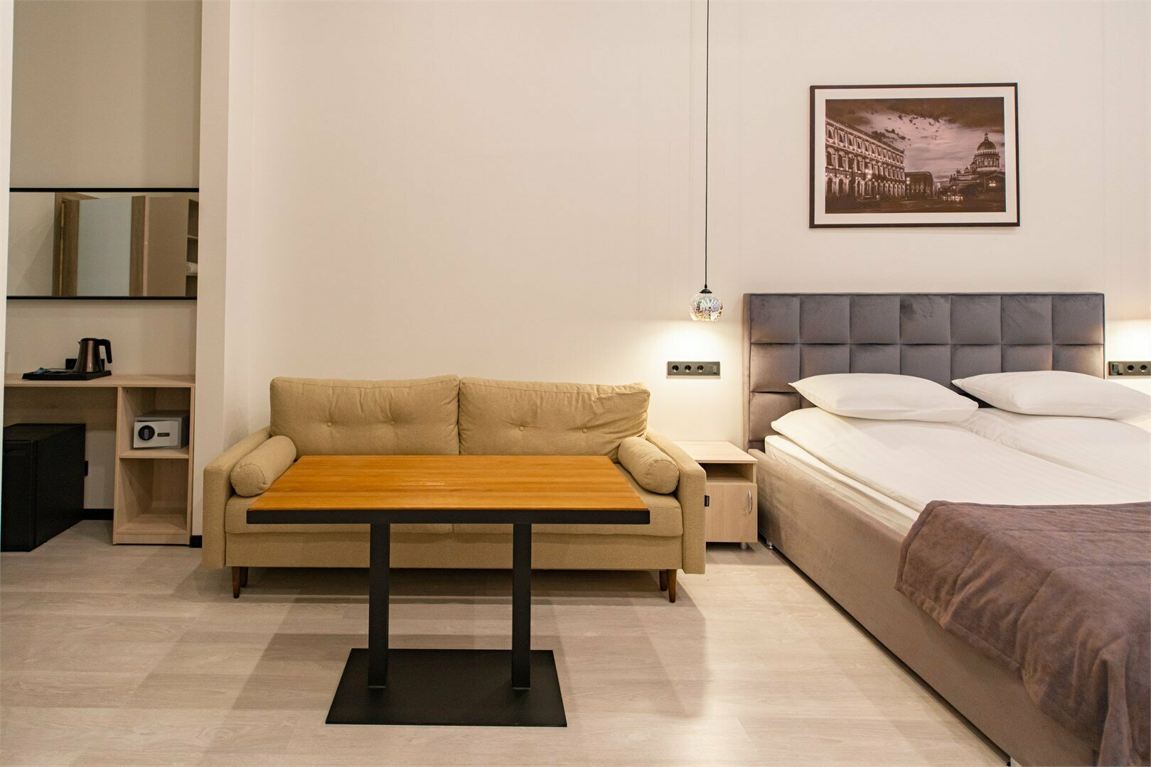 Улучшенный люкс ,  2 -х комнатный ( видовая джакузи)