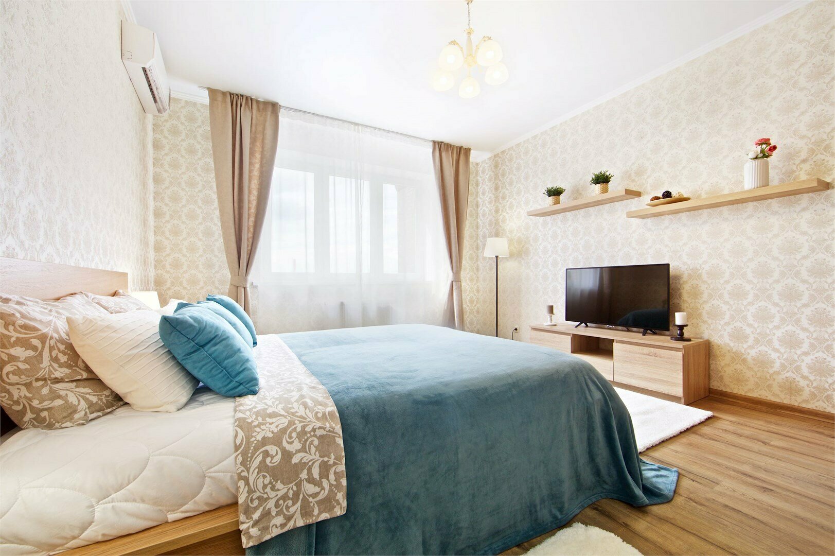 Апартаменты с видом на город на высоком этаже №138