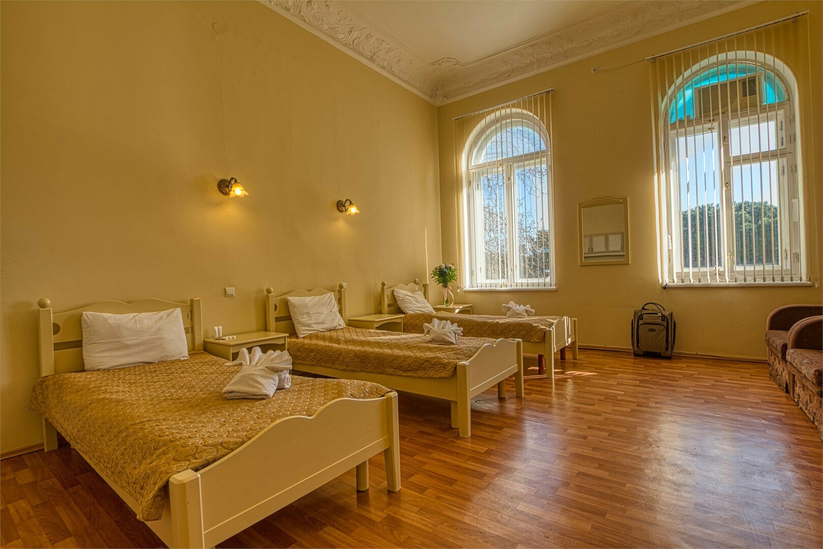 Стандарт трехместный 5-й категории вид на море (удобства на этаже)