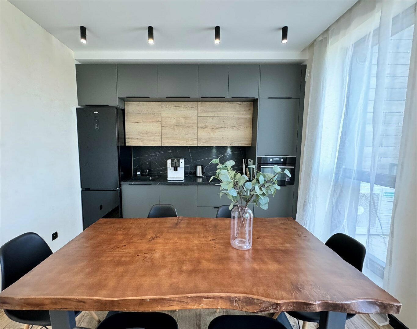 Апартаменты Adventure Люкс 82м.