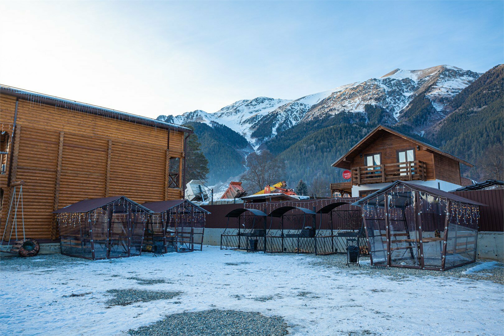 Двухкомнатные апартаменты Делюкс с балконом