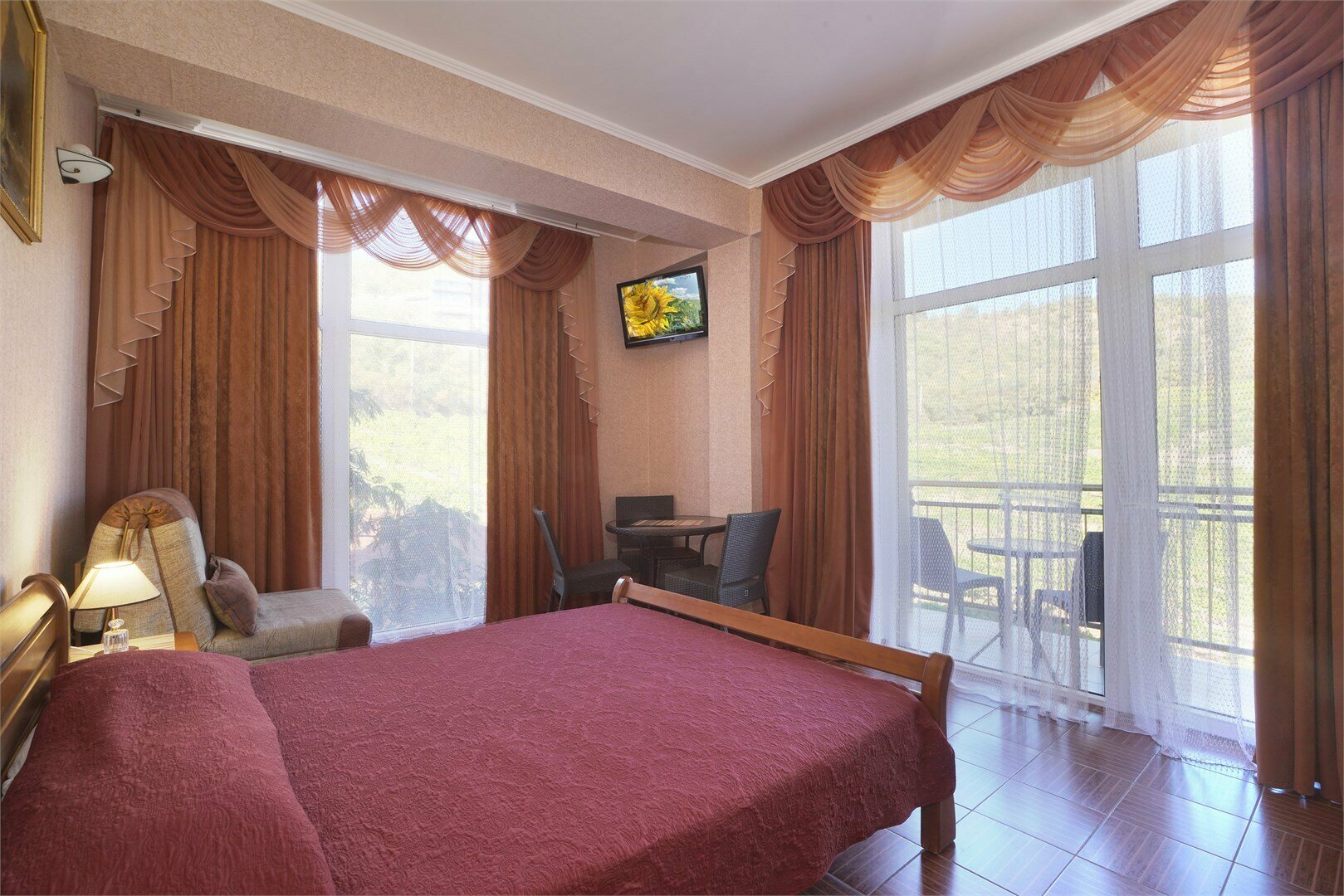 Номер "полулюкс" 2-комнатный