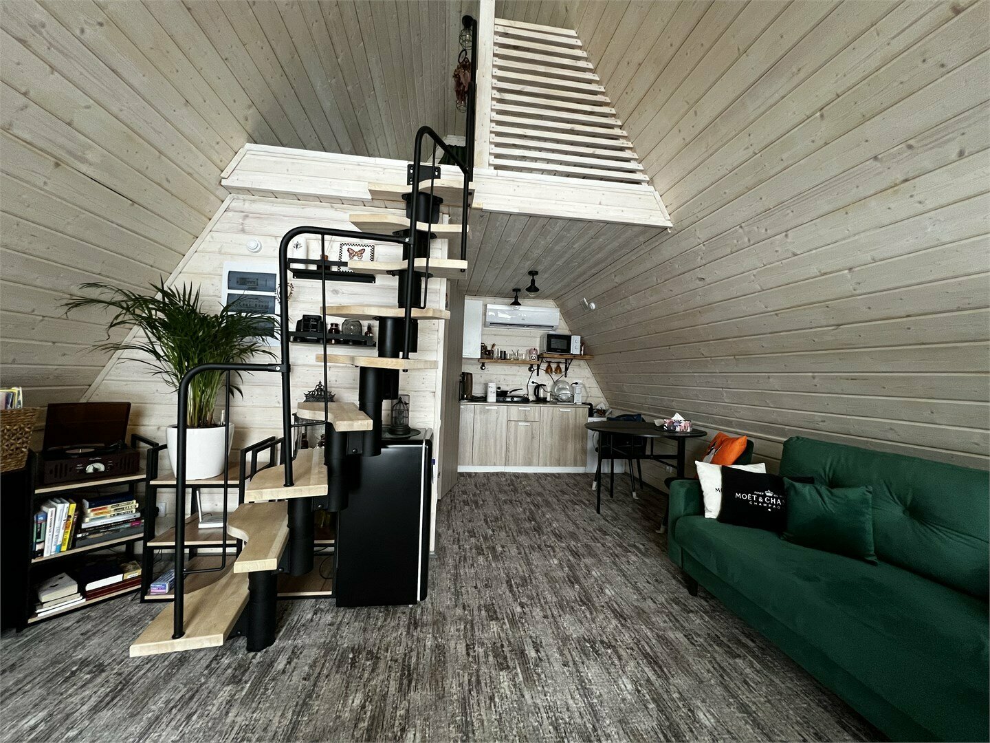 Улучшенный номер с кроватью размера «king-size»