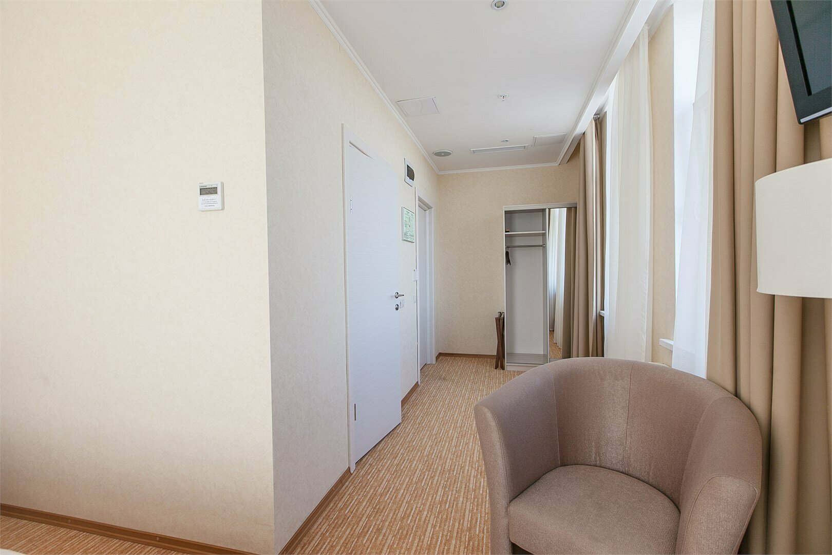 Стандарт с одной двуспальной кроватью