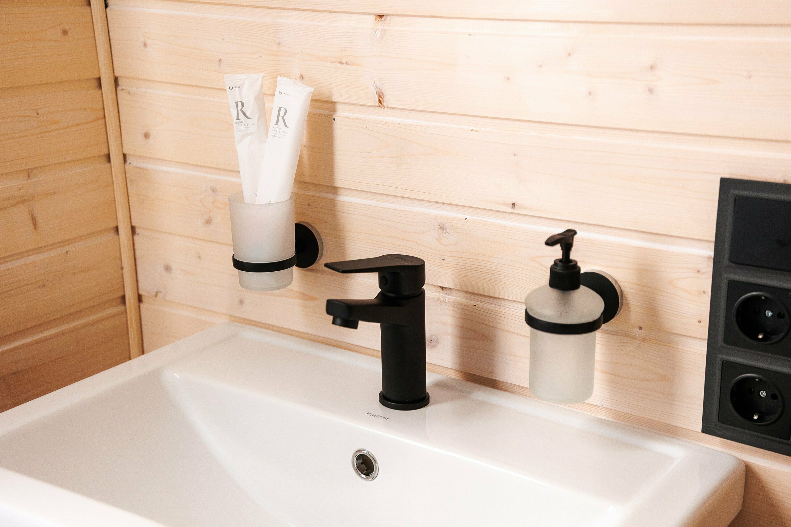 Двухкомнатный домик с душевой