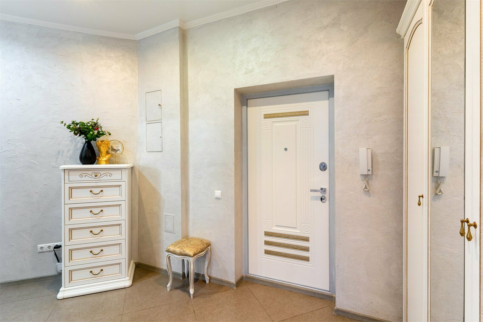 Люкс Студия 82